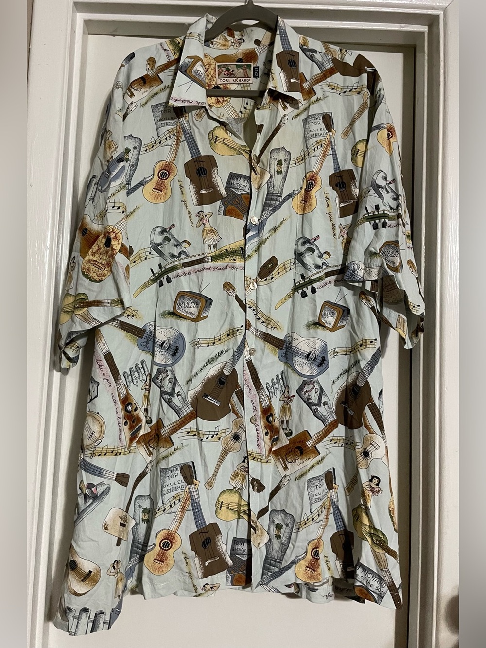 TORI RICHARD made in USA Hawaii Ukulele Print Rayon Camp Shirt 2XLT